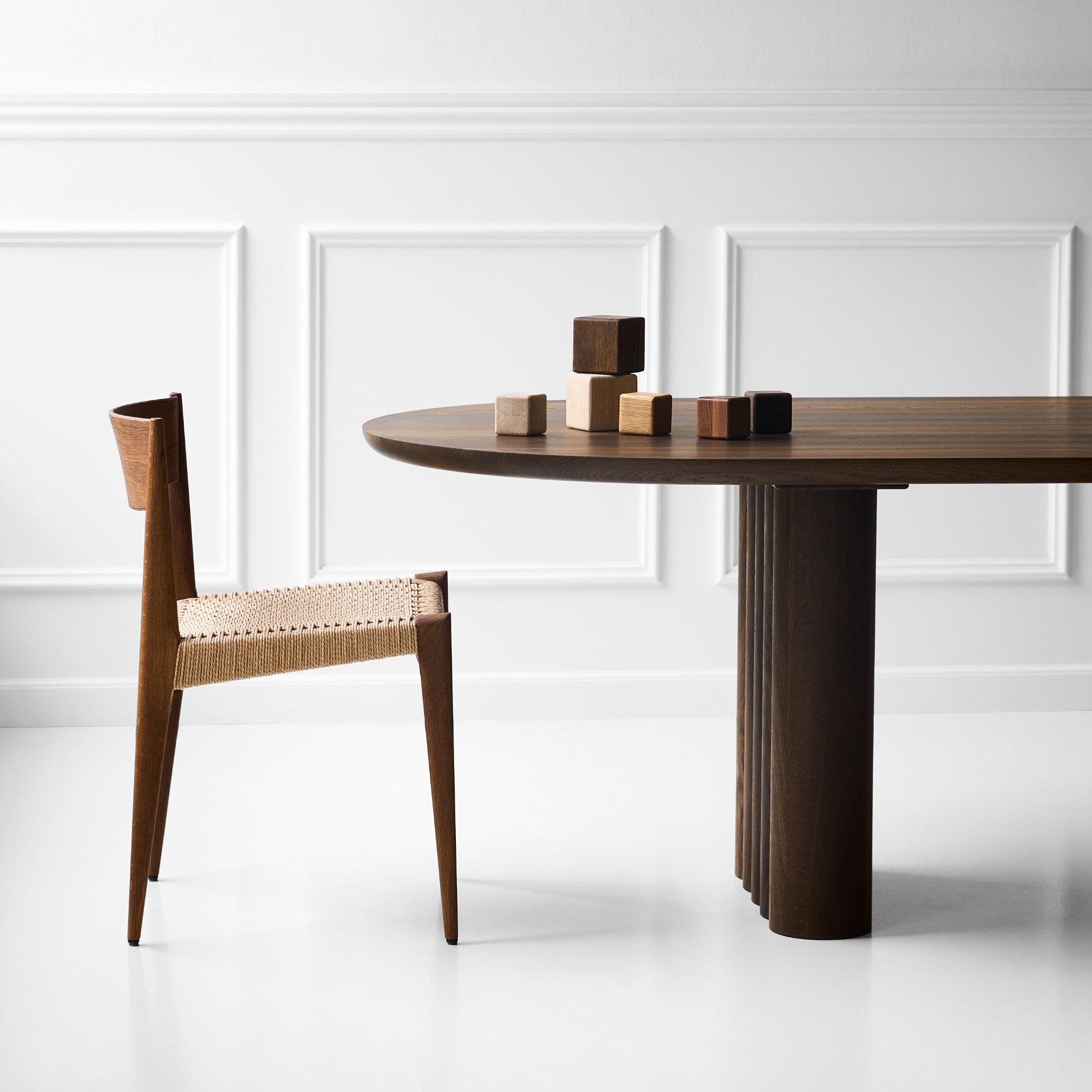 Plush Table Oval